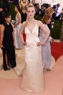 elle fanning met gala red carpet 2016 champagne colour strappy celebrity gown