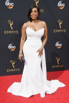 niecy nash plus size tight fitting white satin mermaid prom gown emmys 2016